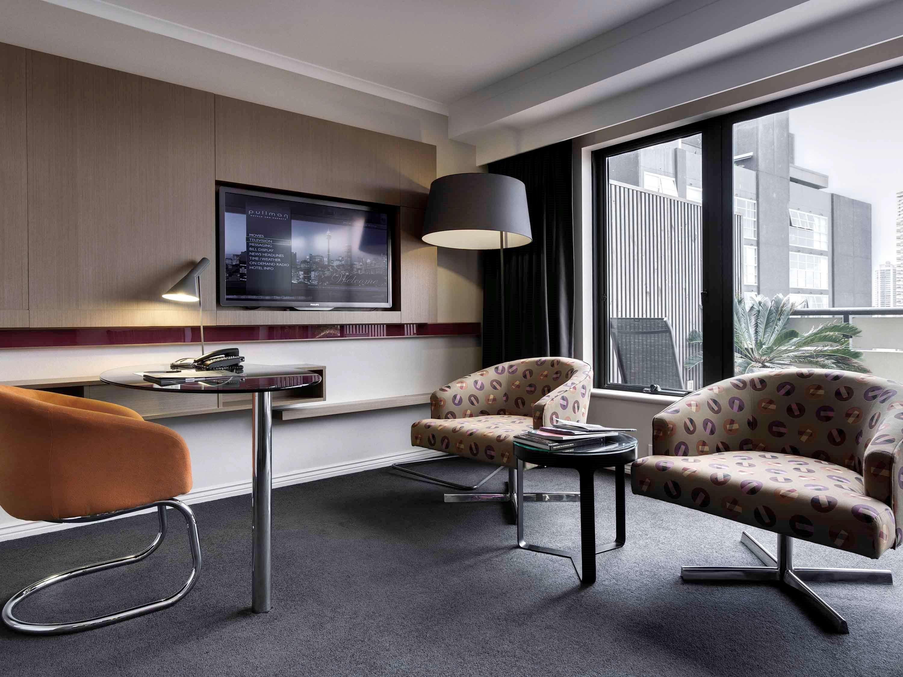 Hotel Pullman Sydney Hyde Park Zewnętrze zdjęcie A suite at the hotel