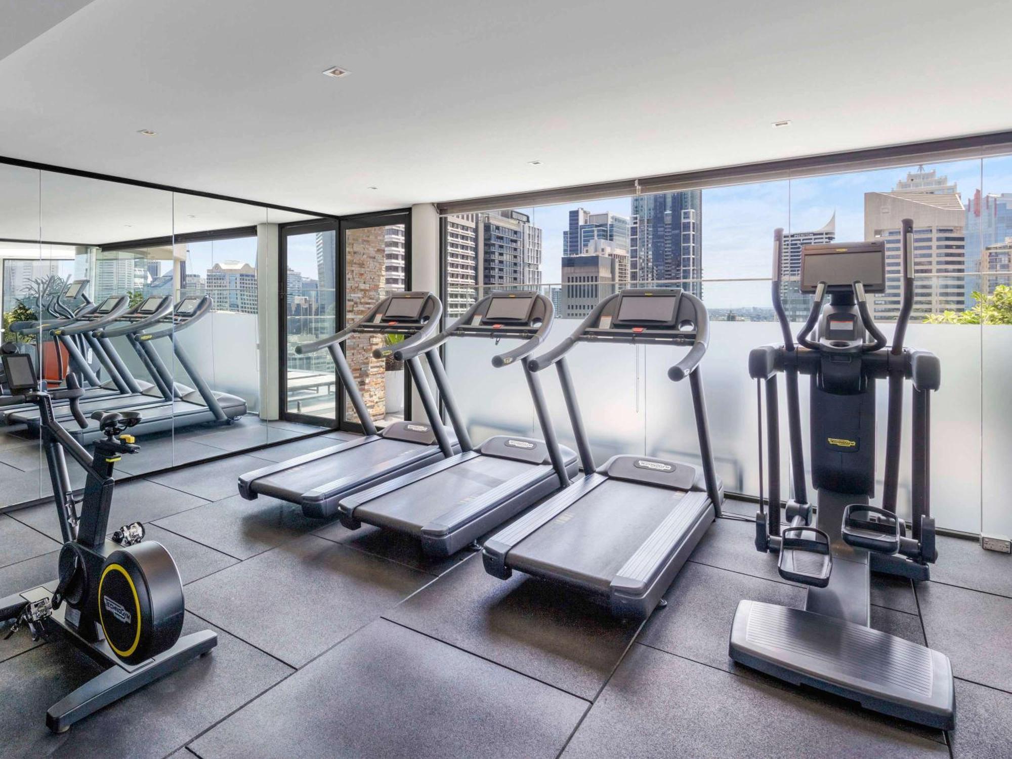 Hotel Pullman Sydney Hyde Park Zewnętrze zdjęcie The gym at the hotel