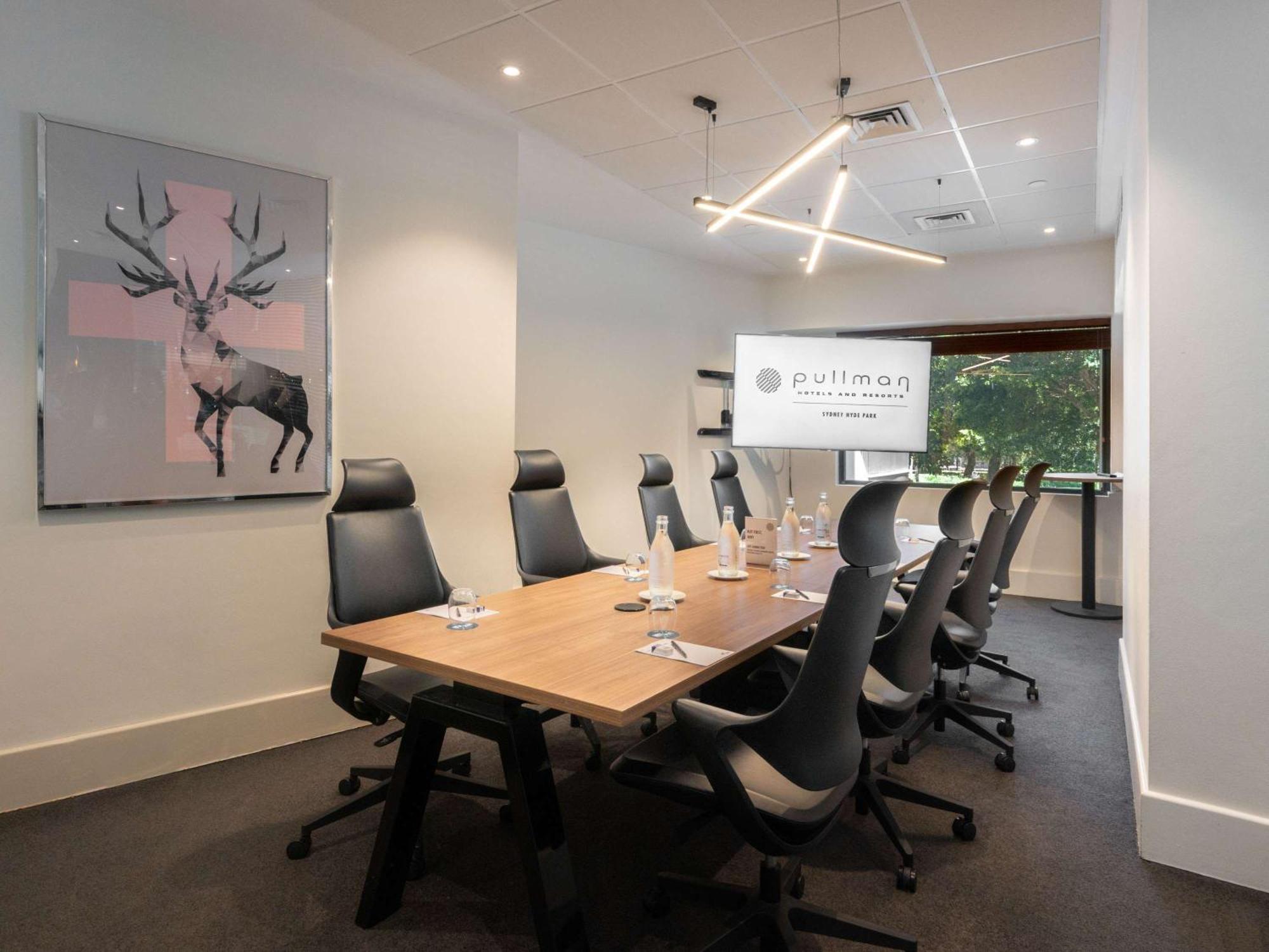 Hotel Pullman Sydney Hyde Park Zewnętrze zdjęcie Boardroom at the Pullman Hotel, Adelaide