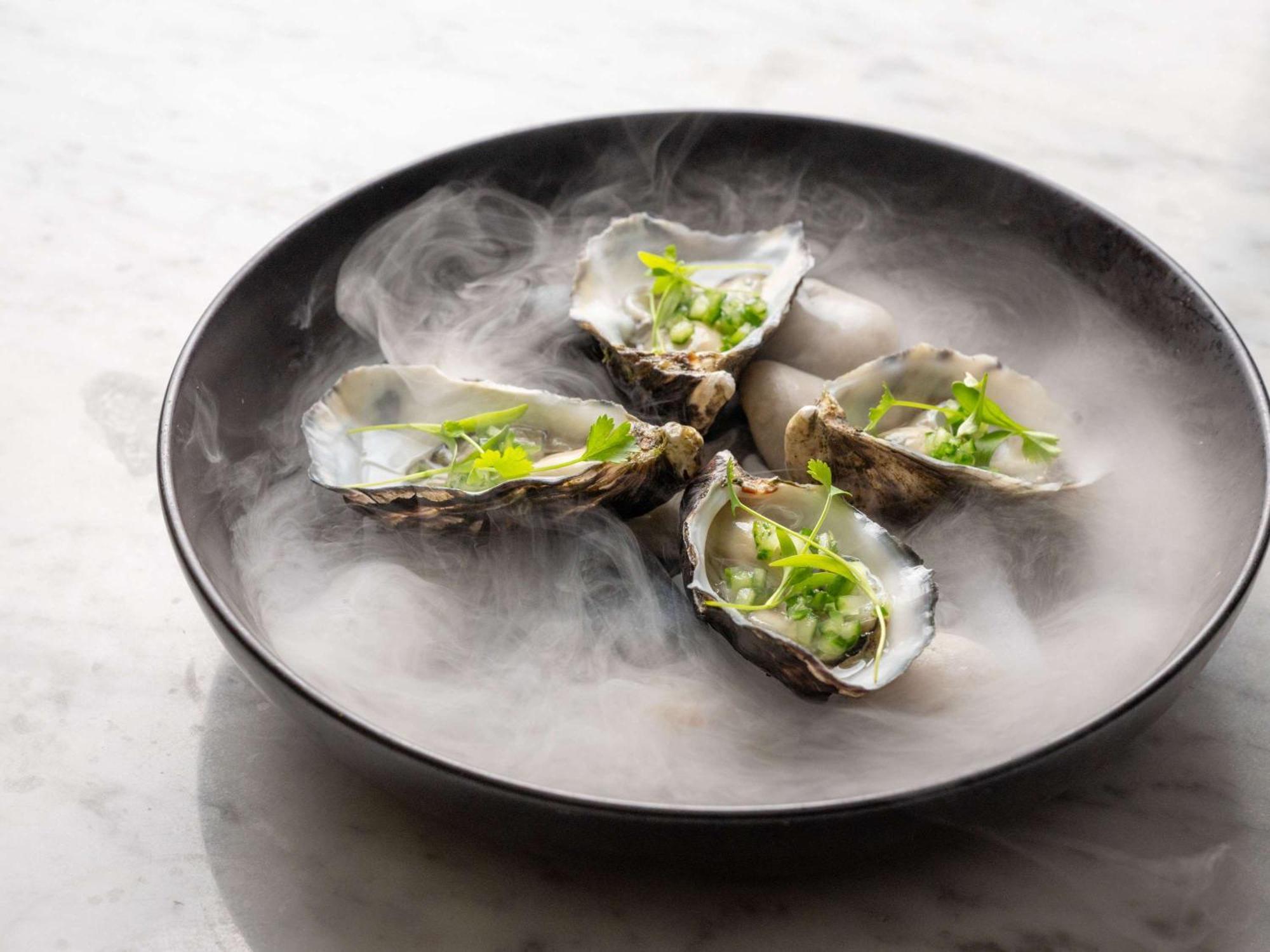 Hotel Pullman Sydney Hyde Park Zewnętrze zdjęcie Oysters with tarragon